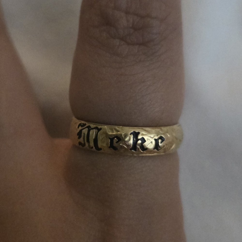 14k Hawaiian Gold Ring with Black Detailing